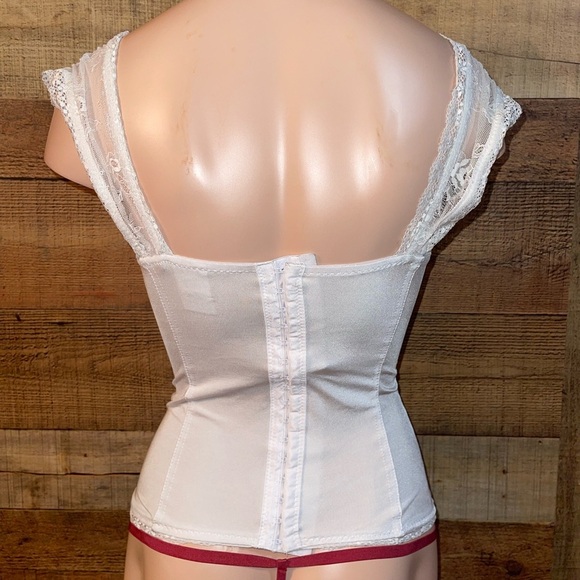 Spirit White Embroidered Lace Corset Top - Picture 6 of 11